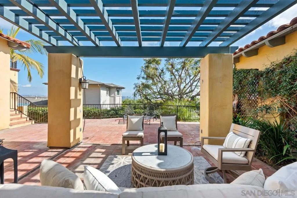 3235 Harbor View Dr, San Diego, California 92106 home-pic-49