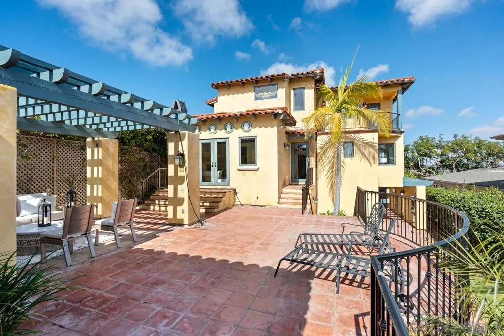 3235 Harbor View Dr, San Diego, California 92106 home-pic-54