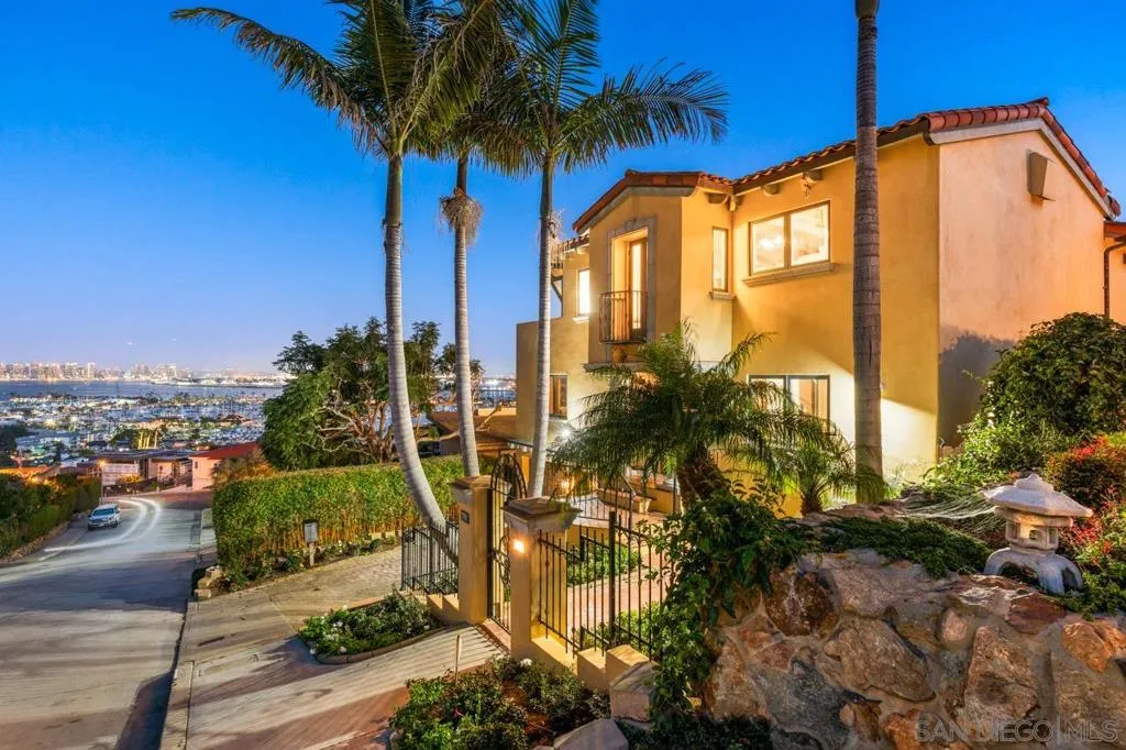 3235 Harbor View Dr, San Diego, California 92106 home-pic-12