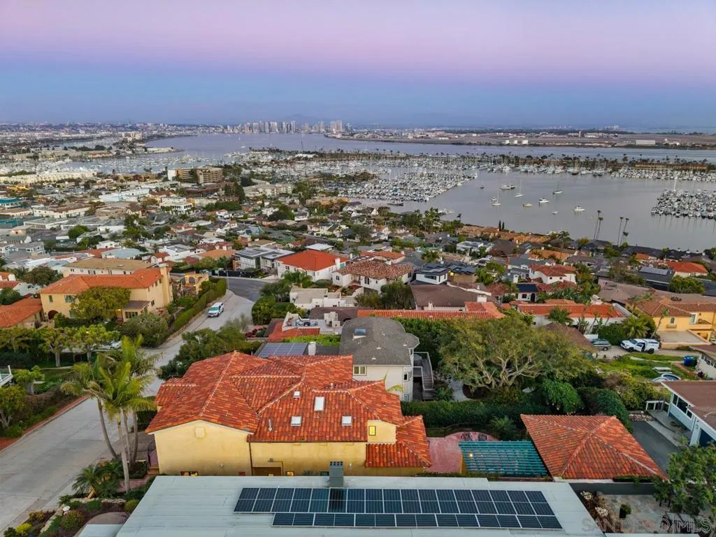 3235 Harbor View Dr, San Diego, California 92106 home-pic-57