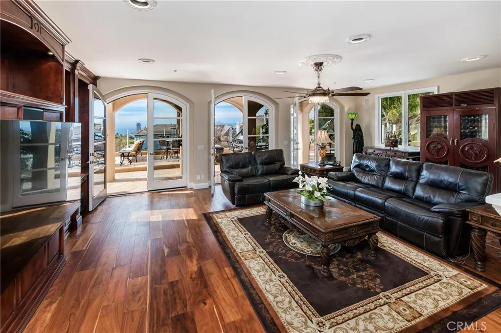 33741 Brandon Lane, San Juan Capistrano, California 92675 home-pic-16