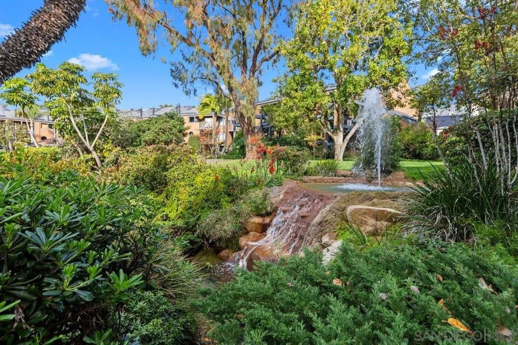 4011 Layang Layang Cir F, Carlsbad, California 92008 home-pic-47