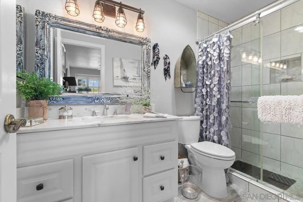 4011 Layang Layang Cir F, Carlsbad, California 92008 home-pic-38