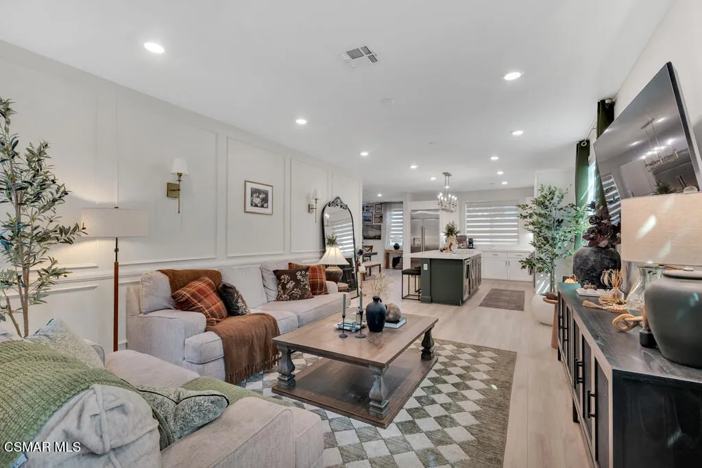 3028 Harrison Lane, Simi Valley, California 93065 home-pic-3