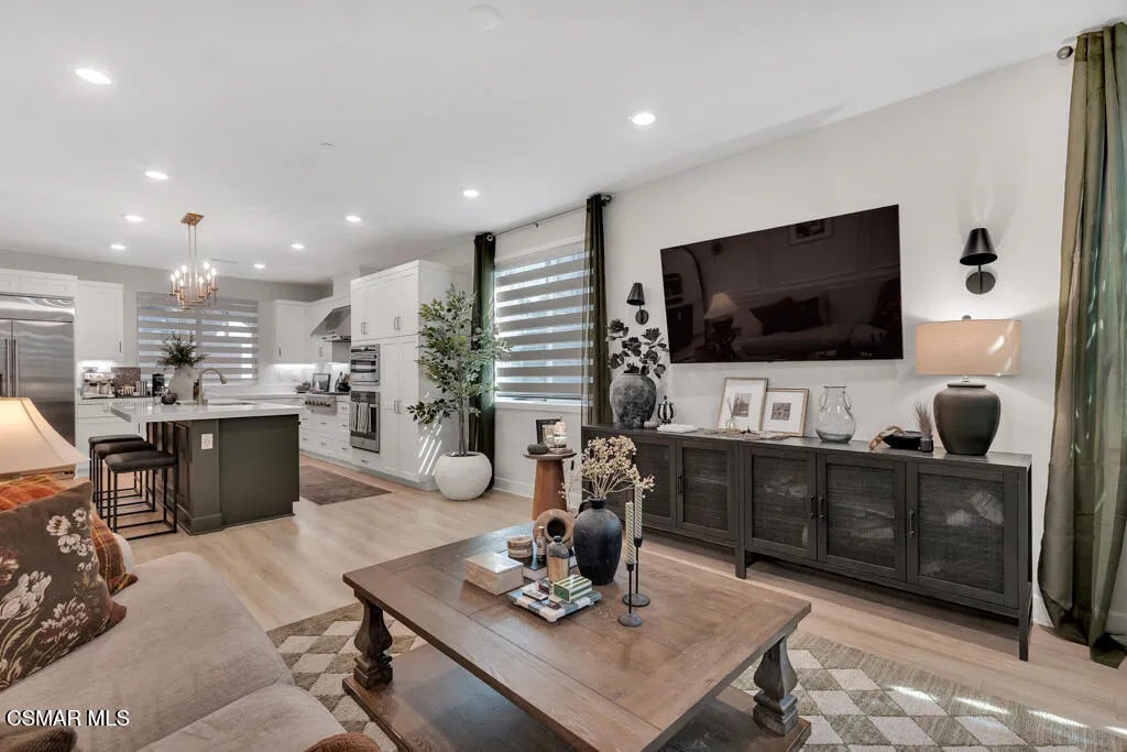 3028 Harrison Lane, Simi Valley, California 93065 home-pic-4
