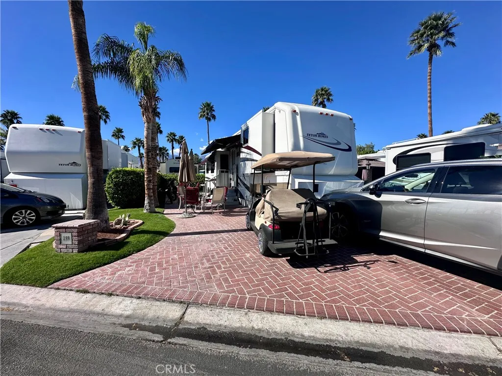 Front of Lot 299