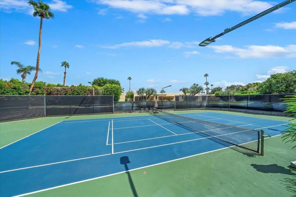 32-Community Tennis