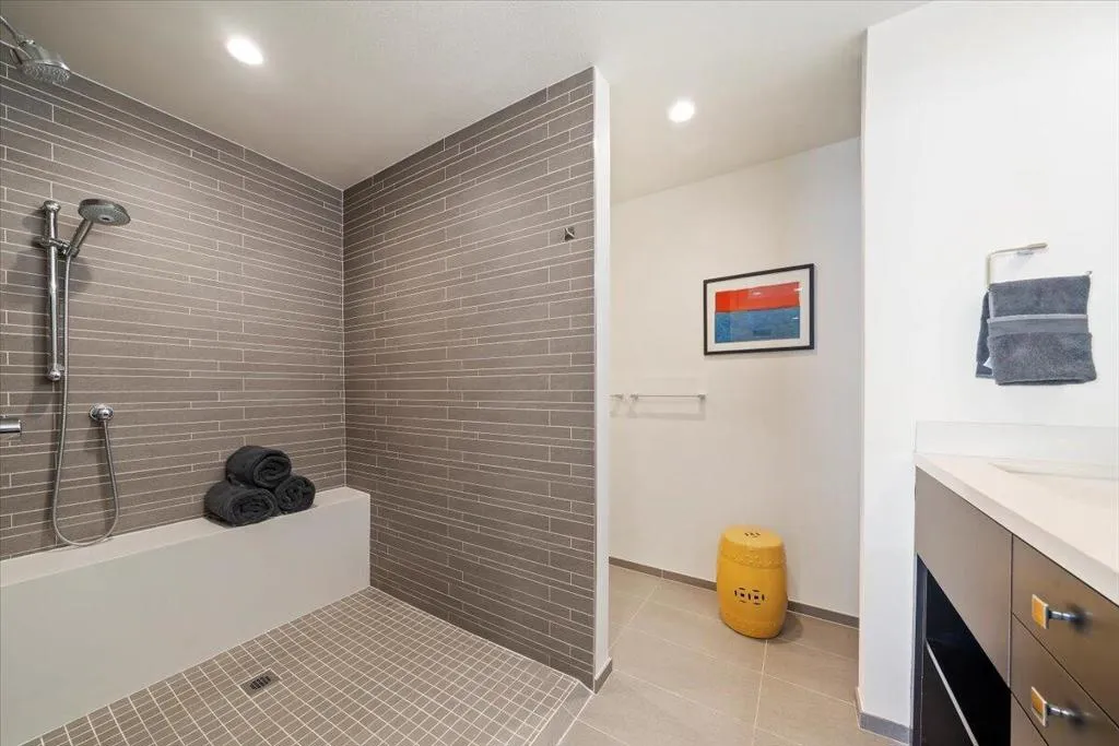 22-Primary Bathroom