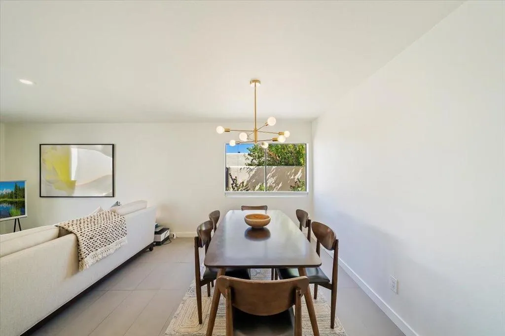 15-Dining Room