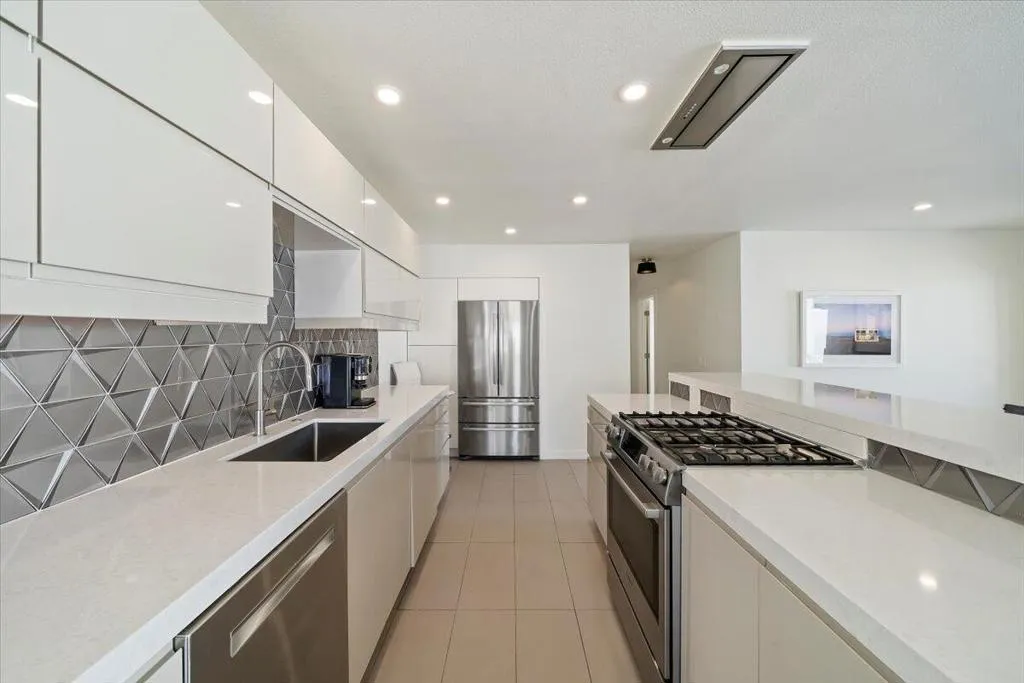 13-Kitchen