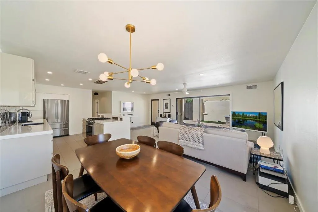 16-Dining Room