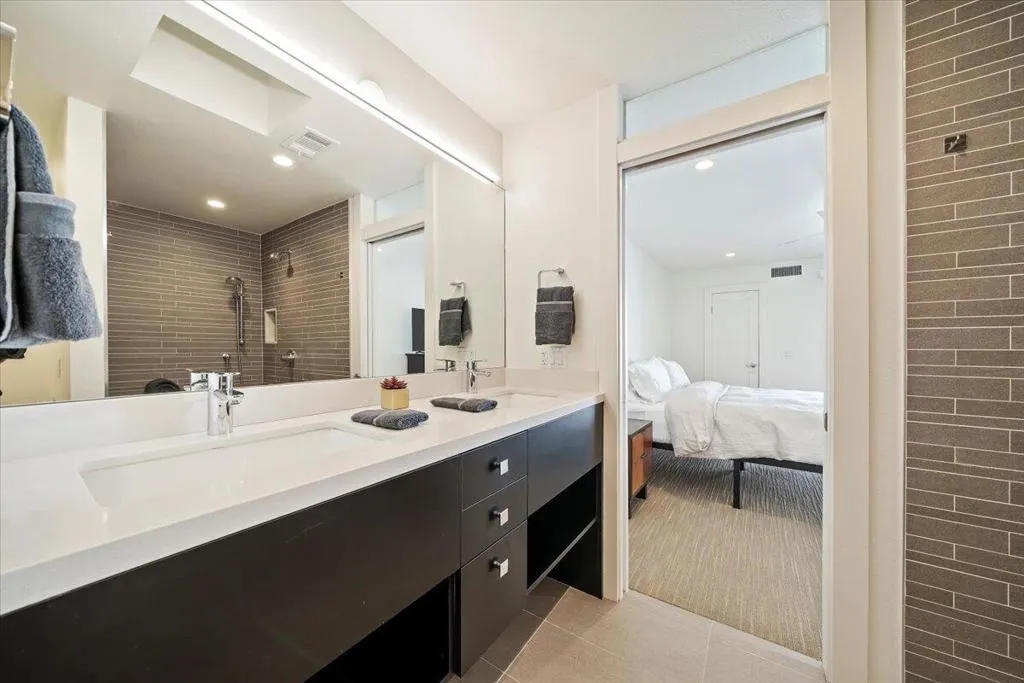 21-Primary Bathroom