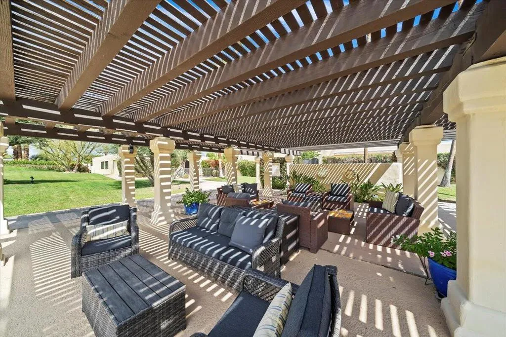 31-Community Patio