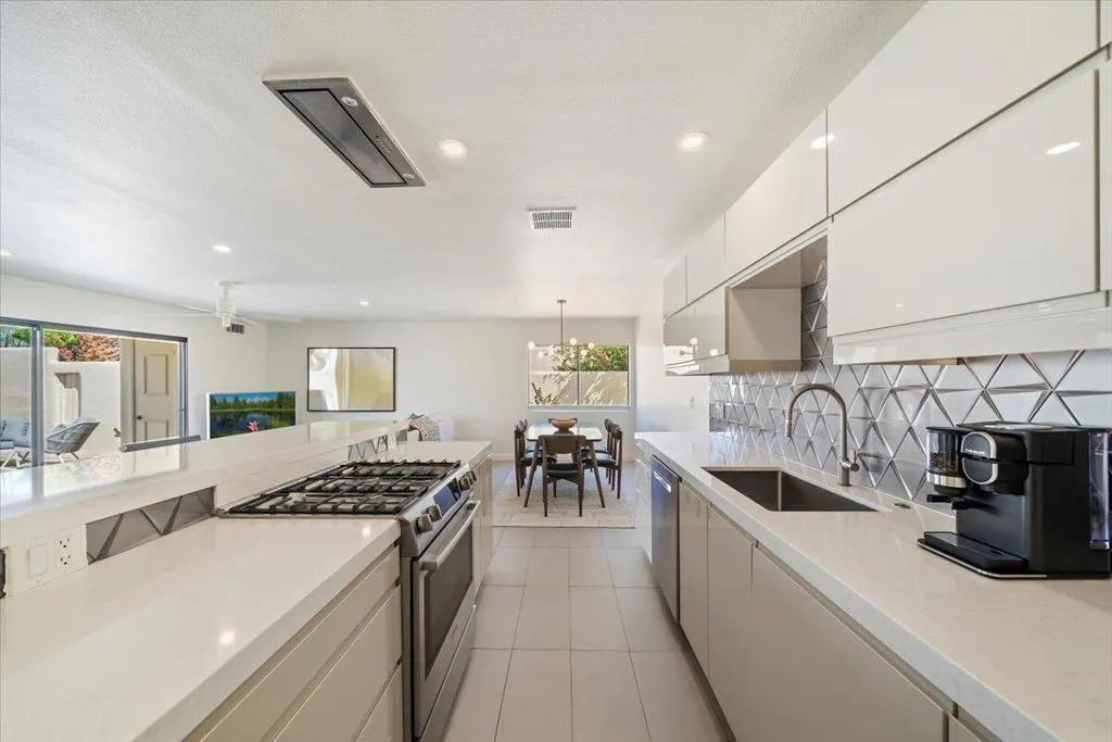 14-Kitchen