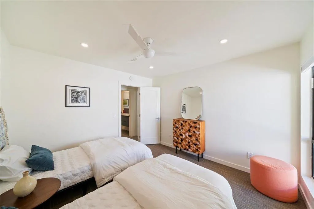 25-Bedroom