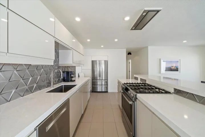 13-Kitchen
