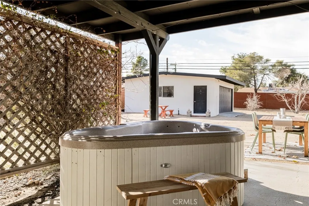 7422 Joshua, Yucca Valley, California 92284 home-pic-41