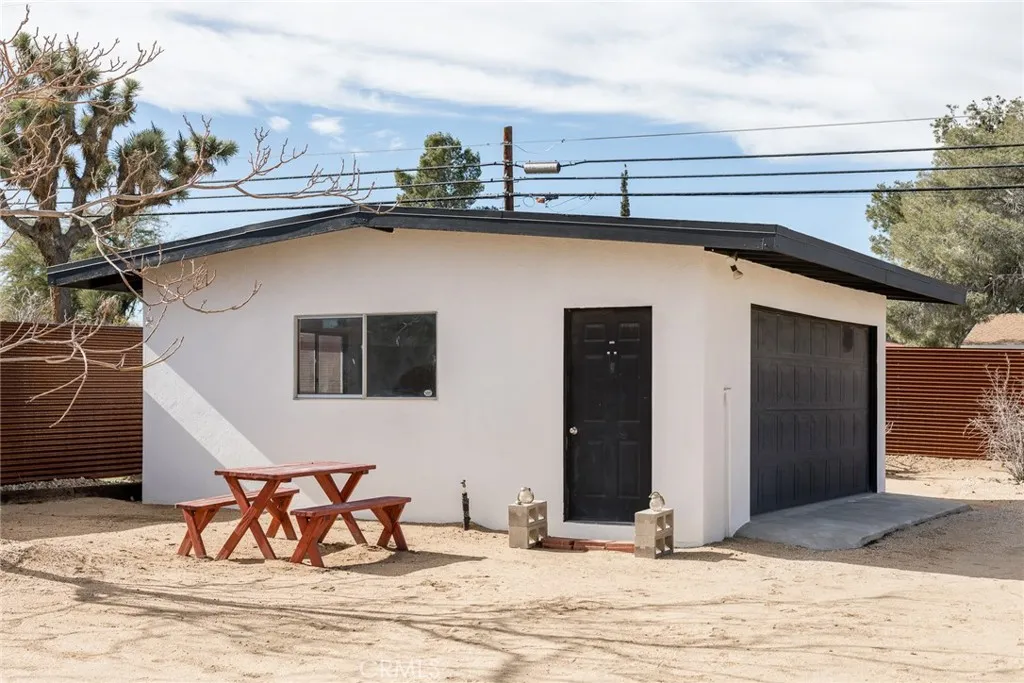 7422 Joshua, Yucca Valley, California 92284 home-pic-42