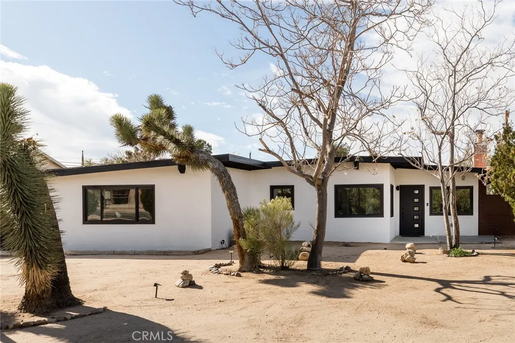 7422 Joshua, Yucca Valley, California 92284 home-pic-1