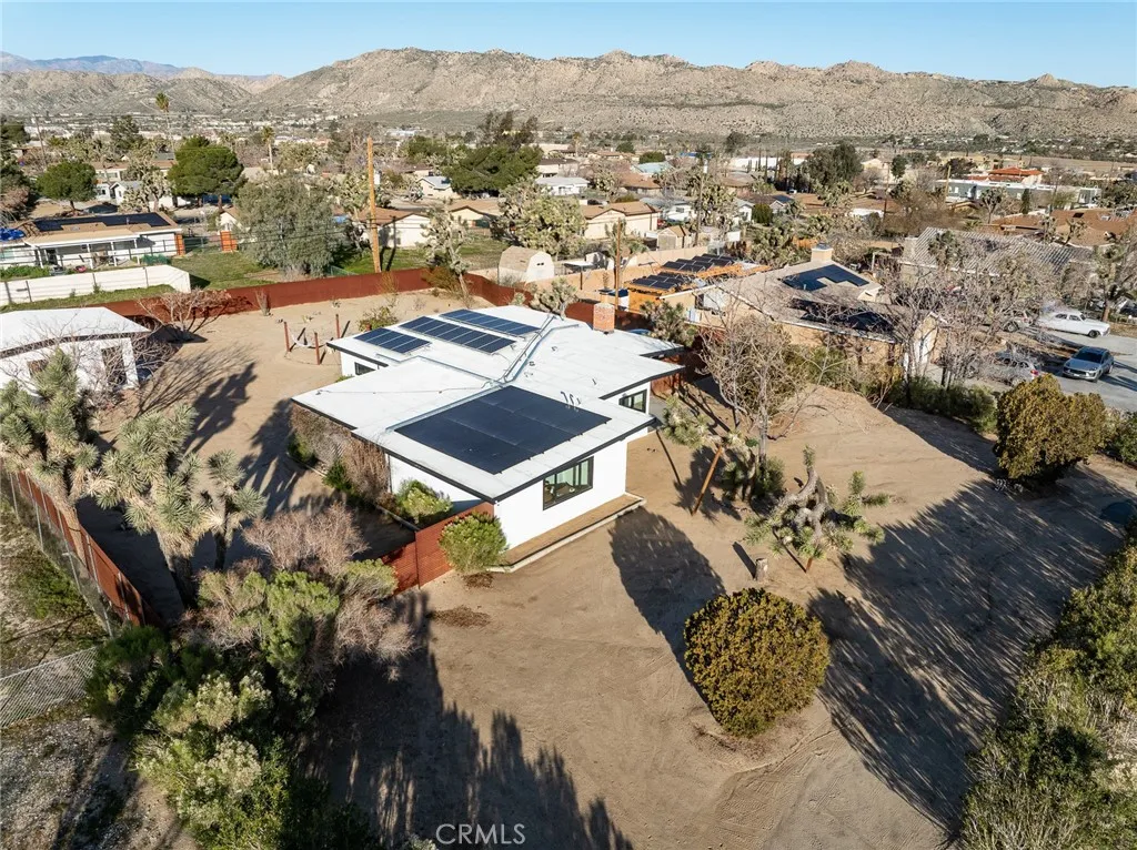 7422 Joshua, Yucca Valley, California 92284 home-pic-56