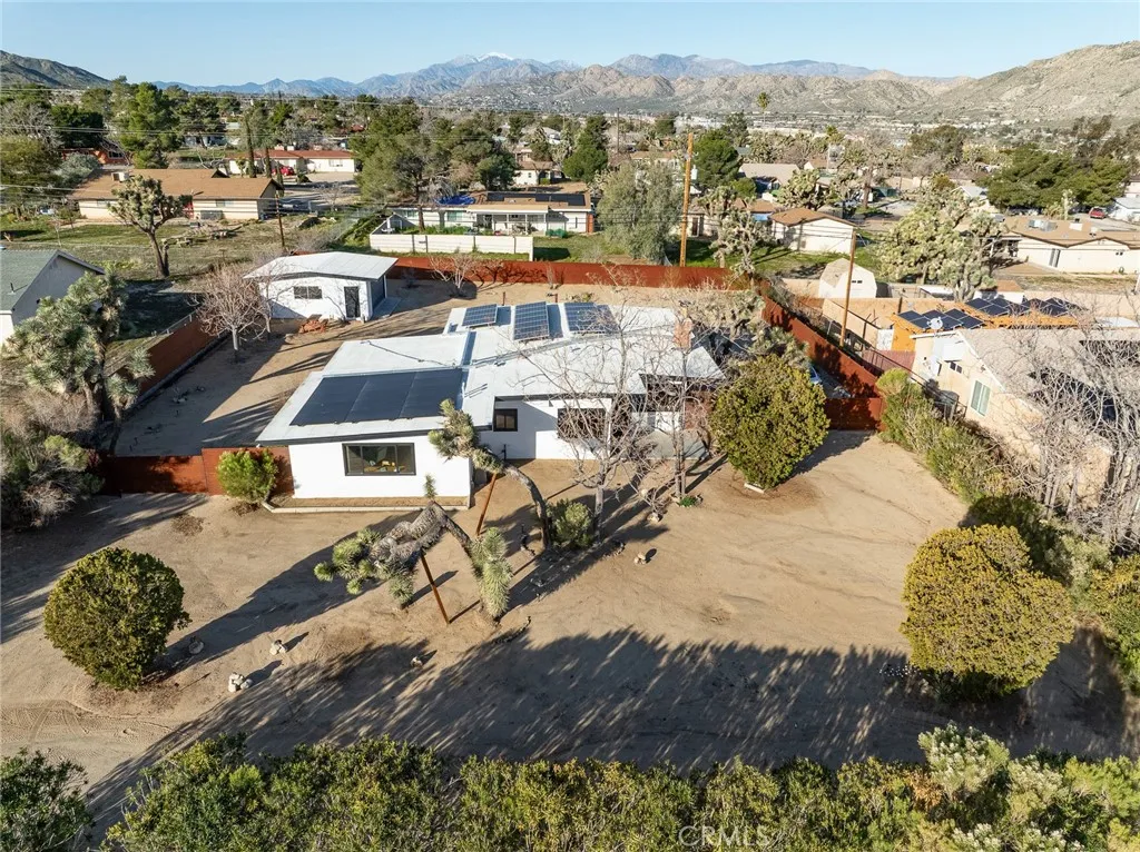 7422 Joshua, Yucca Valley, California 92284 home-pic-57
