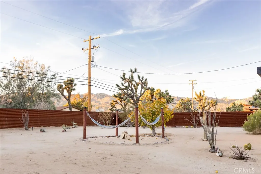 7422 Joshua, Yucca Valley, California 92284 home-pic-48