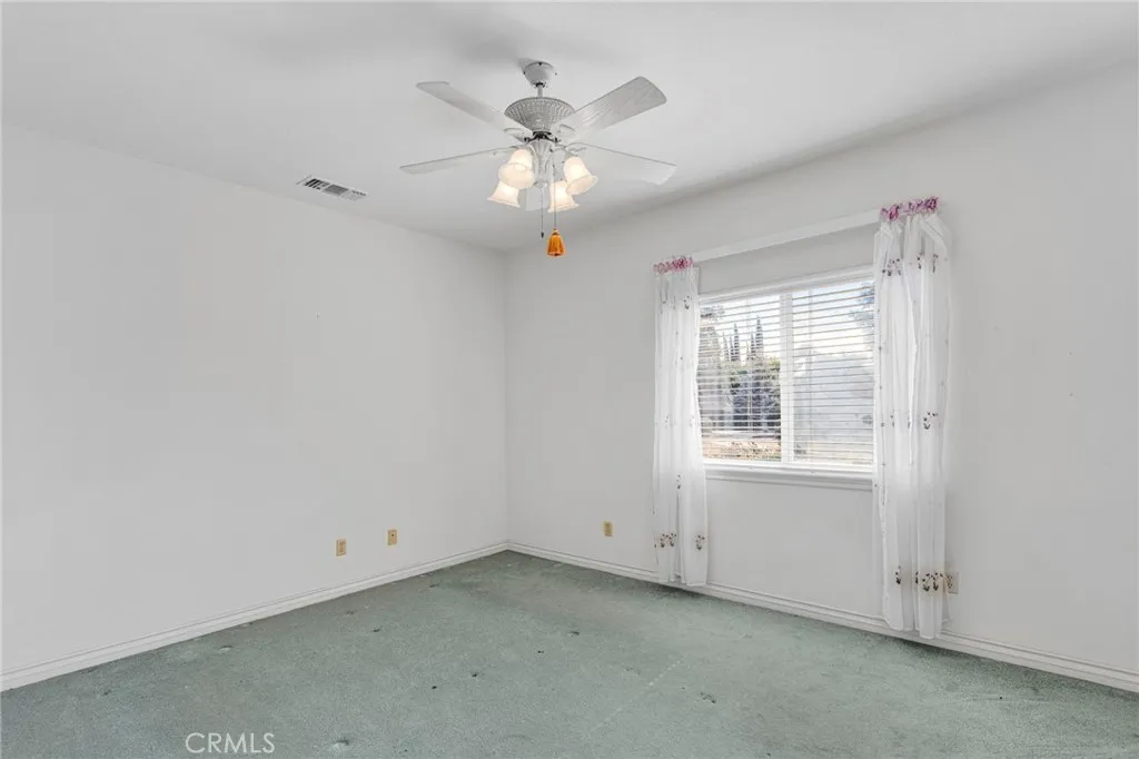 19265 Kanbridge, Apple Valley, California 92308 home-pic-25