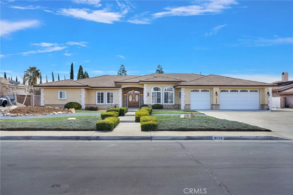 19265 Kanbridge, Apple Valley, California 92308 home-pic-5