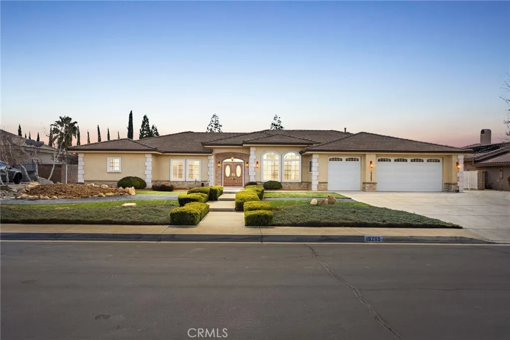 19265 Kanbridge, Apple Valley, California 92308 home-pic-1
