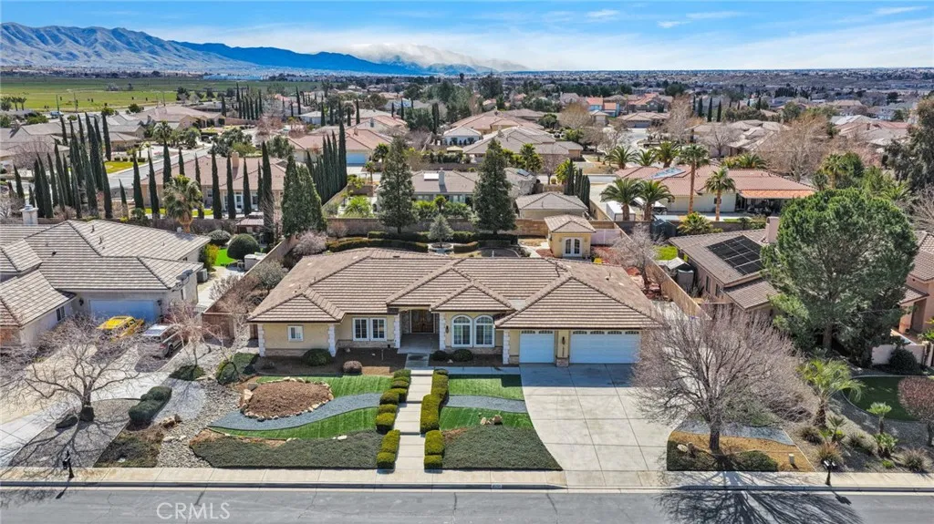 19265 Kanbridge, Apple Valley, California 92308 home-pic-2