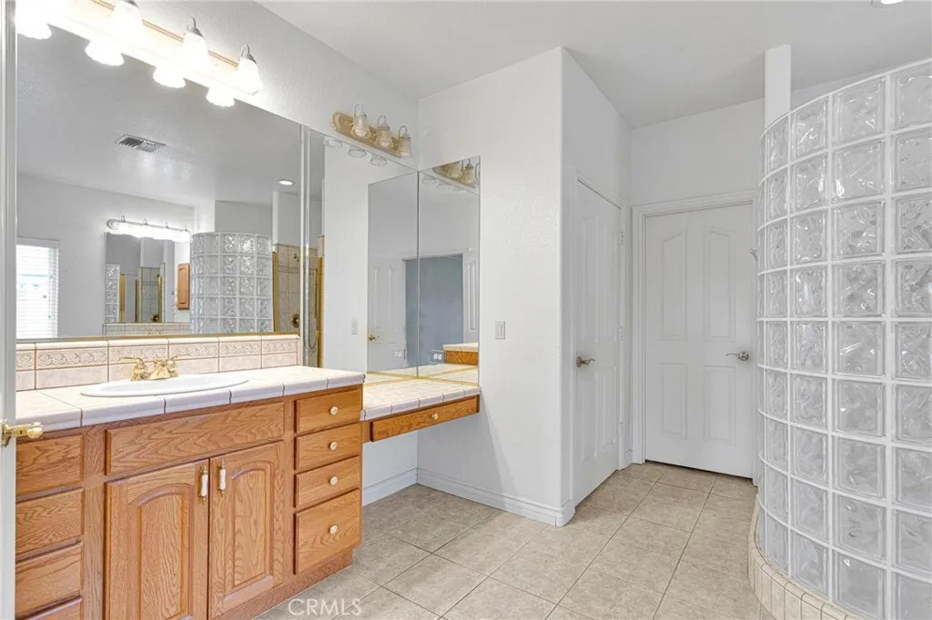 19265 Kanbridge, Apple Valley, California 92308 home-pic-37