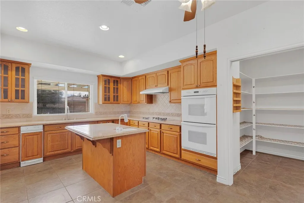 19265 Kanbridge, Apple Valley, California 92308 home-pic-17