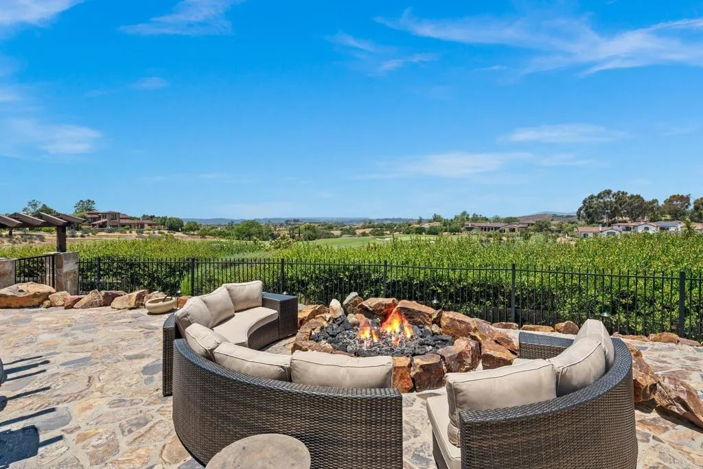 8287 Run Of The Knolls, San Diego, California 92127 home-pic-64