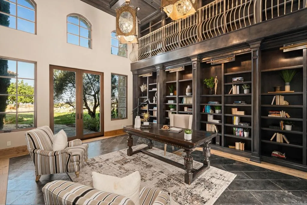 8287 Run Of The Knolls, San Diego, California 92127 home-pic-28