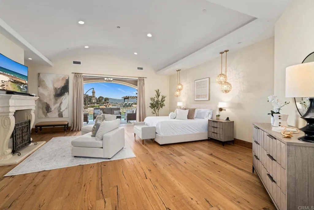8287 Run Of The Knolls, San Diego, California 92127 home-pic-22