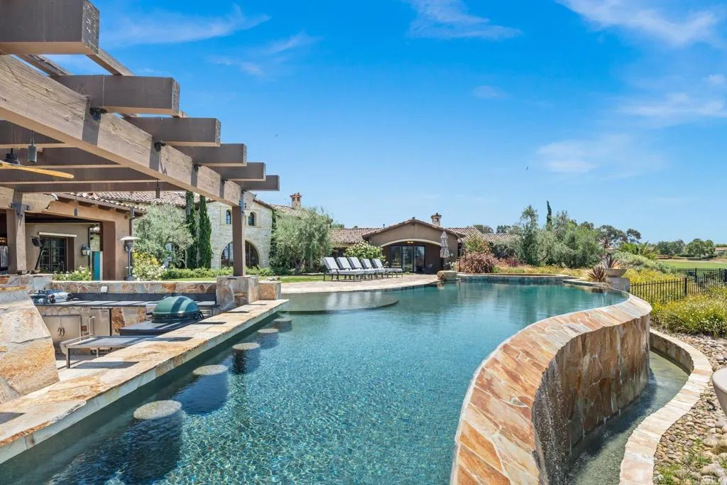 8287 Run Of The Knolls, San Diego, California 92127 home-pic-60