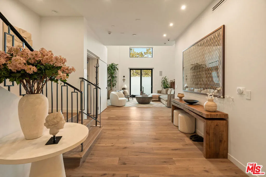 1333 Beverly Green Drive 301, Los Angeles, California 90035 home-pic-6