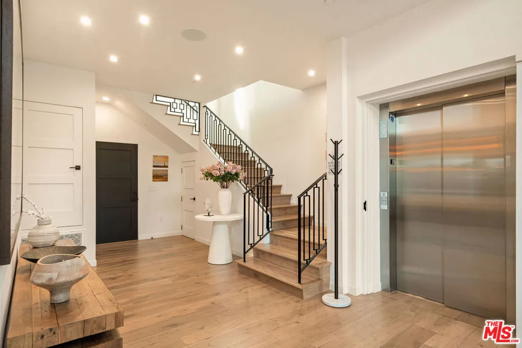 1333 Beverly Green Drive 301, Los Angeles, California 90035 home-pic-21