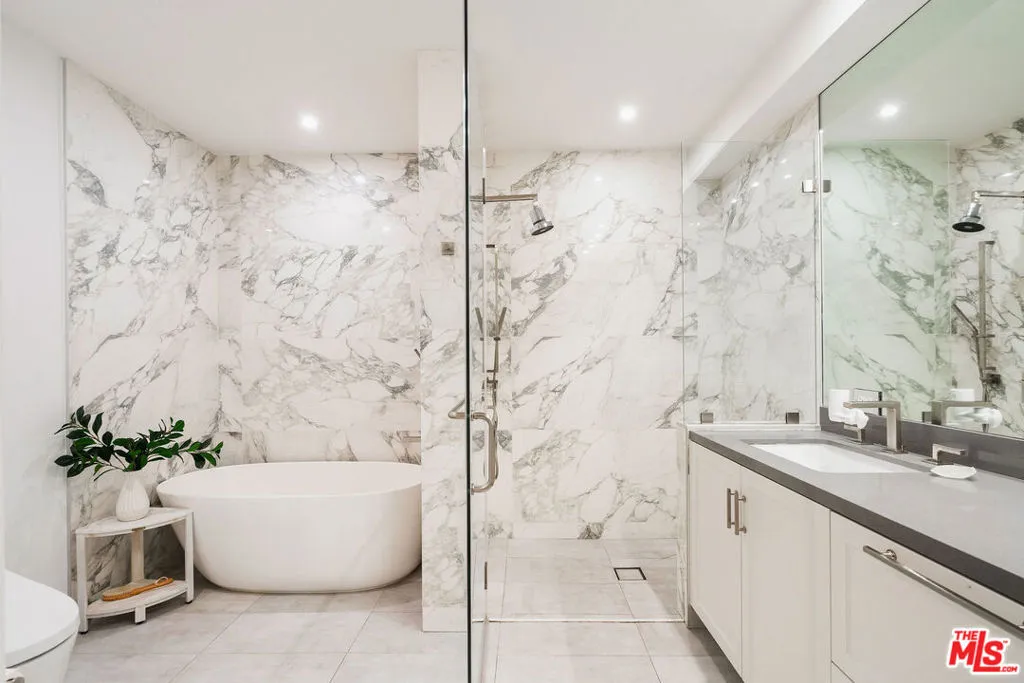 1333 Beverly Green Drive 301, Los Angeles, California 90035 home-pic-25