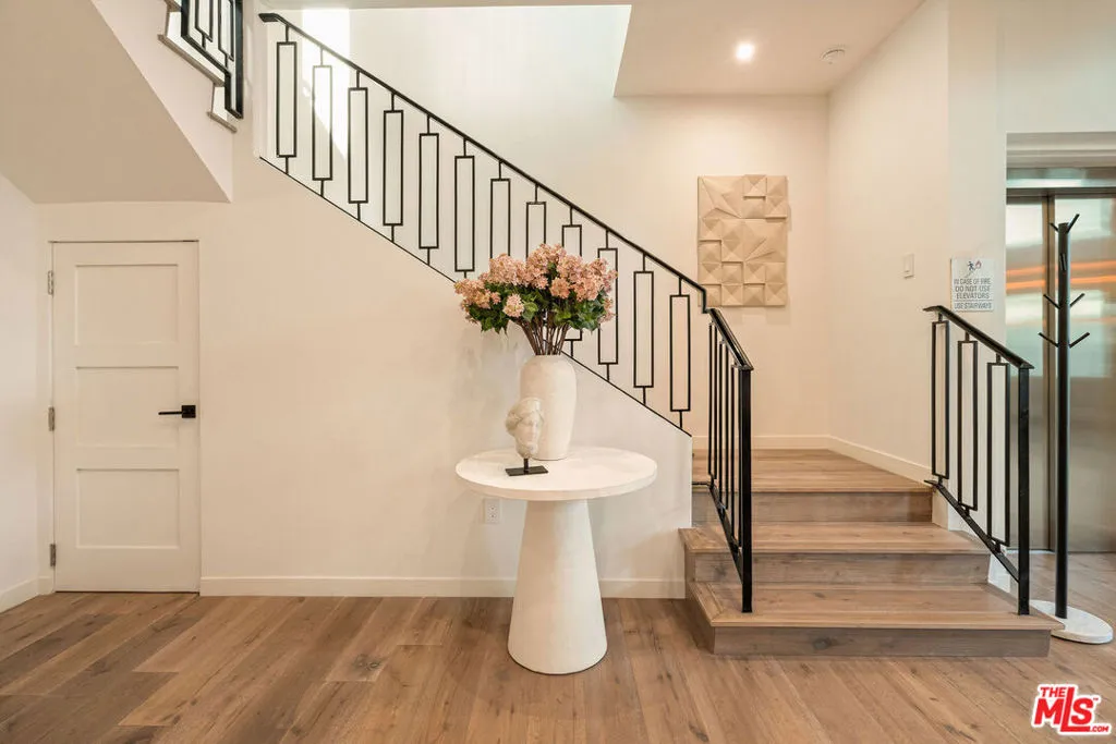 1333 Beverly Green Drive 301, Los Angeles, California 90035 home-pic-20