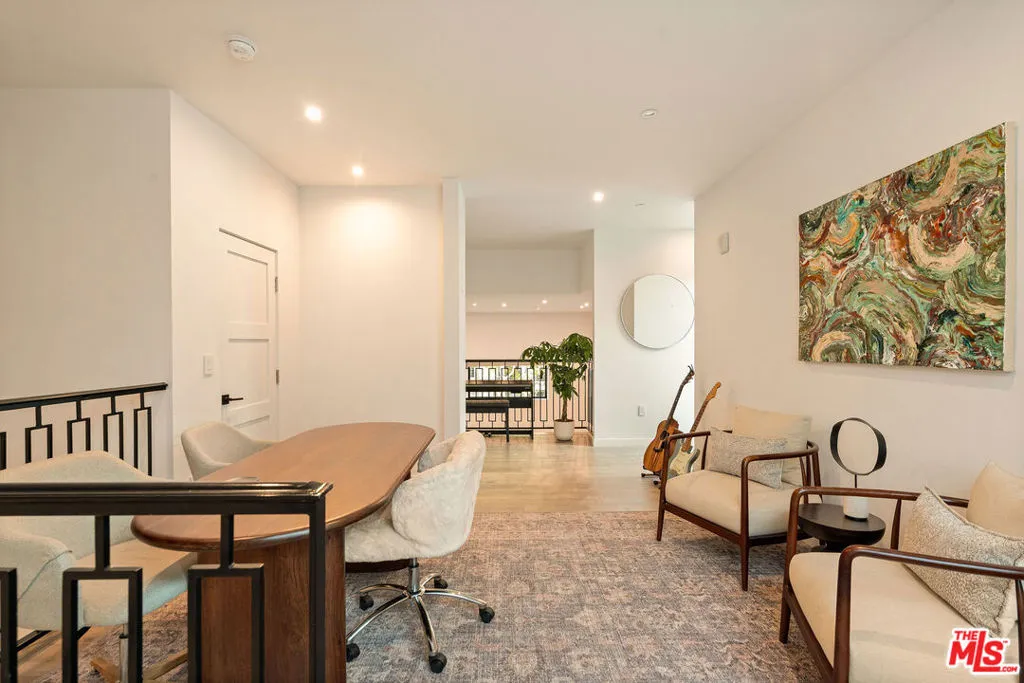 1333 Beverly Green Drive 301, Los Angeles, California 90035 home-pic-37
