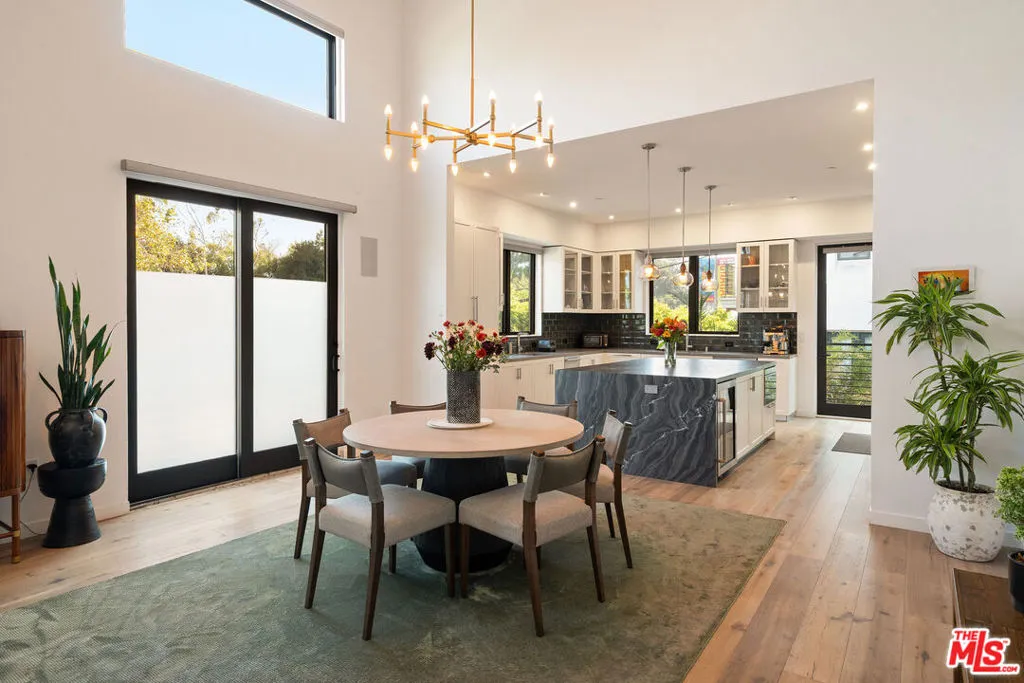 1333 Beverly Green Drive 301, Los Angeles, California 90035 home-pic-11