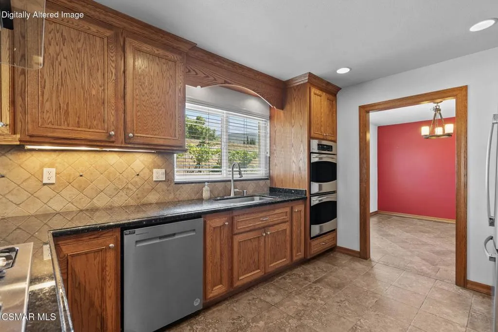6435 Hazel Circle, Simi Valley, California 93063 home-pic-20