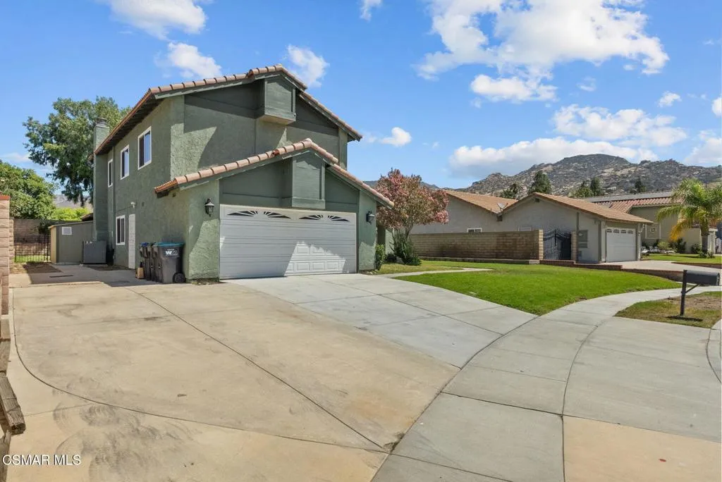 6435 Hazel Circle, Simi Valley, California 93063 home-pic-48