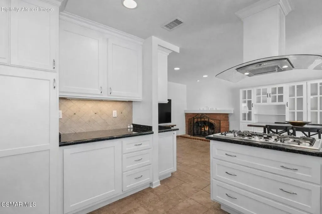 6435 Hazel Circle, Simi Valley, California 93063 home-pic-17