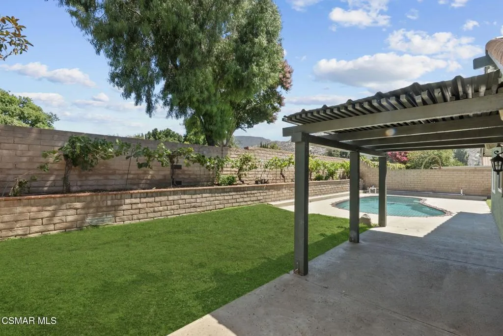 6435 Hazel Circle, Simi Valley, California 93063 home-pic-54