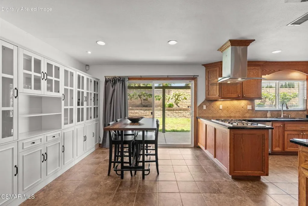6435 Hazel Circle, Simi Valley, California 93063 home-pic-24