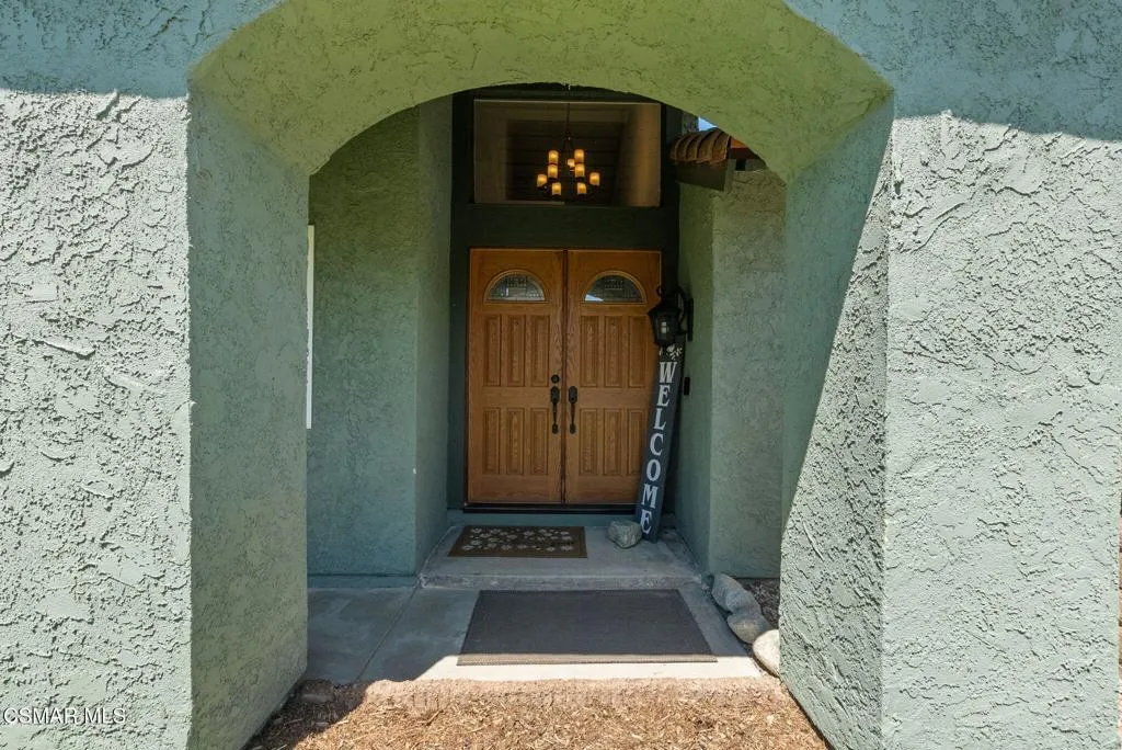 6435 Hazel Circle, Simi Valley, California 93063 home-pic-45