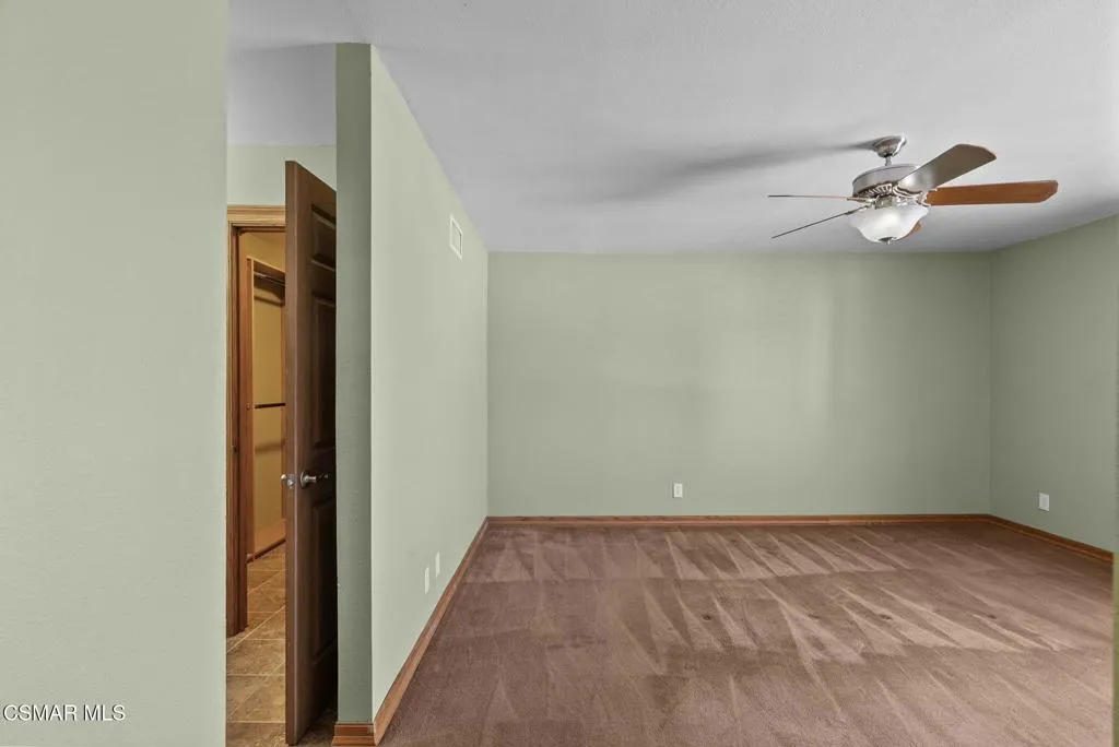 6435 Hazel Circle, Simi Valley, California 93063 home-pic-40