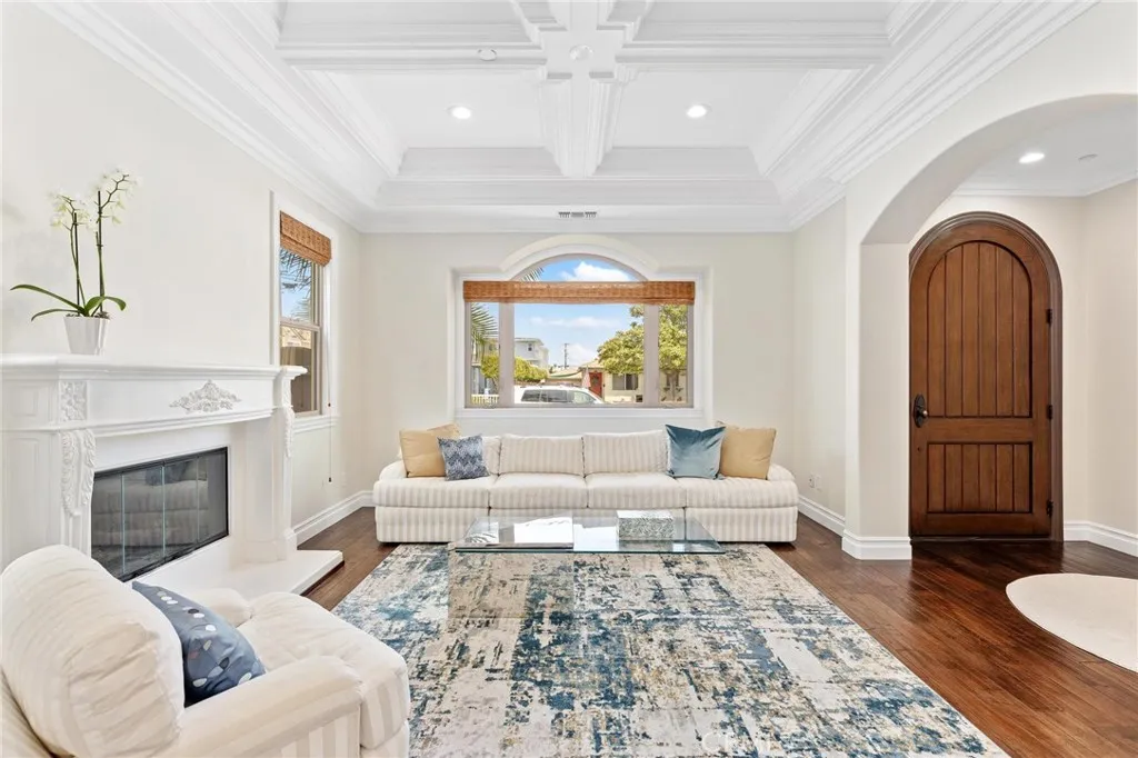 2012 Robinson Street, Redondo Beach, California 90278 home-pic-6